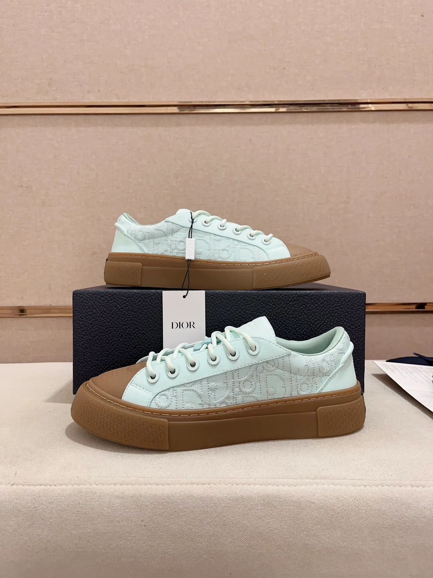 Men's shoes 💰: 680💰 [Dior·Dior] Top 🔍Couple model 💏🔍New casual sports style couple shoes, new four-season design, perfect workmanship, lace-up lazy style to create cabinet quality, upper: imported first-layer cowhide, sheepskin lining is soft and comfortable, ultra-light TPU wear-resistant outsole, simple, versatile fashion men's shoes, excellent color code number 35--44